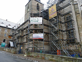 Abbau des Gerüstes an der Südseite (Foto: Karl-Franz Thiede)